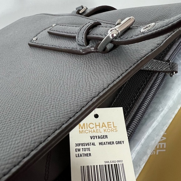 NWT MICHAEL KORS LEATHER VOYAGER EW TOTE HANDBAG - Picture 9 of 10